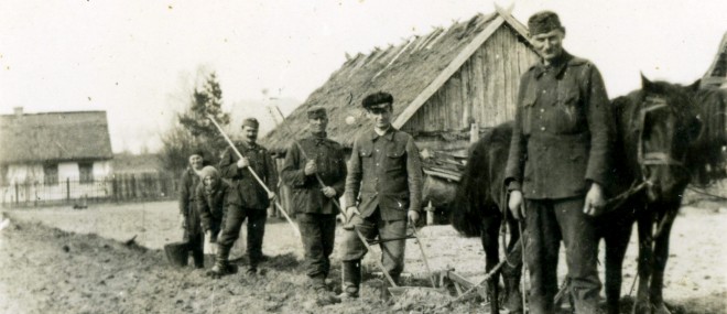 138 (04c-) helyi parasztoknál, oroszország, kb. 1942 tavasza